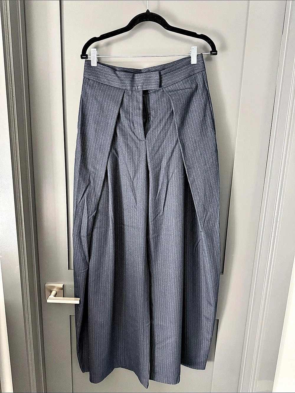 Zara ZW Collection Wide-Leg Pinstripe Trousers dark navy with grey stripes.
